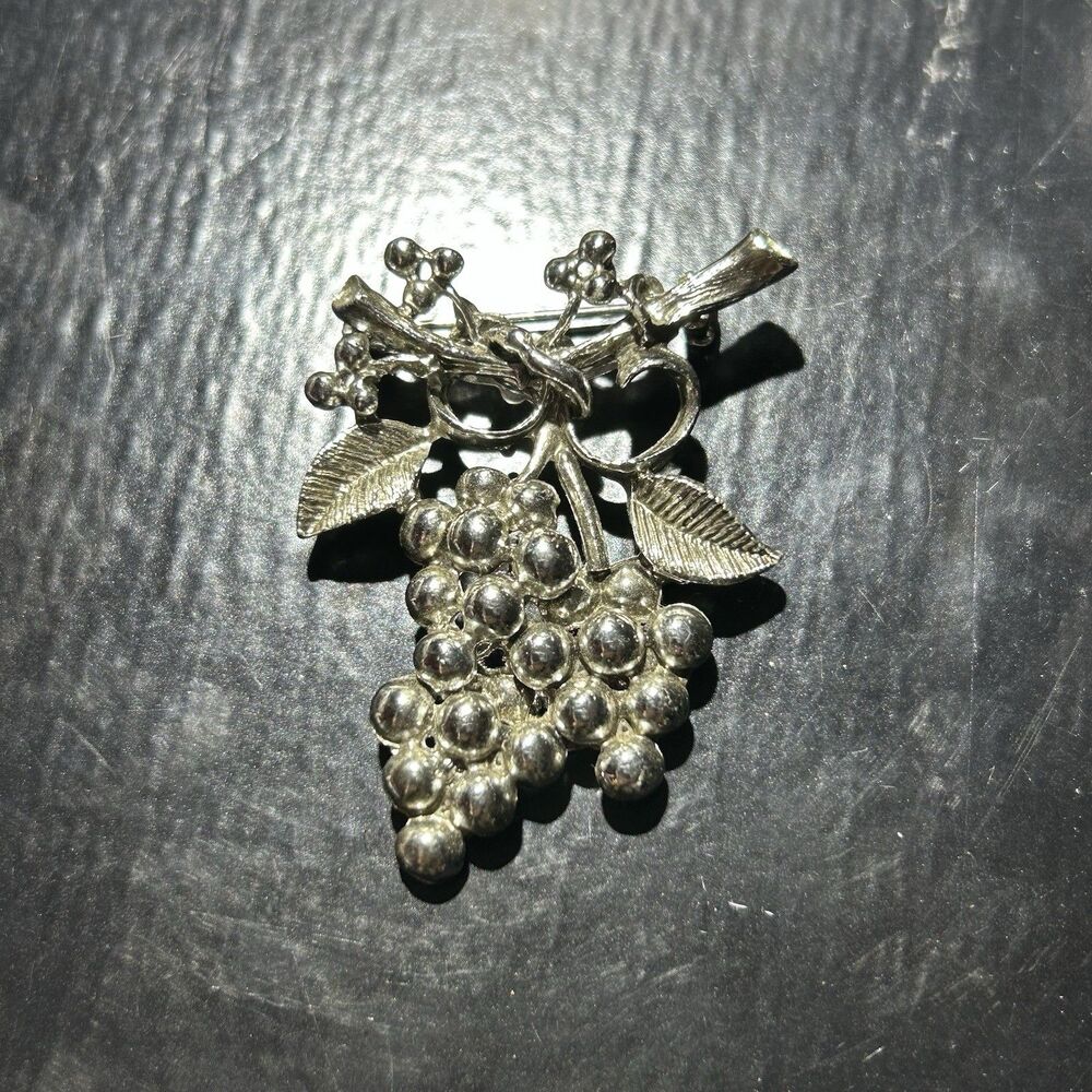 Vintage Silver Tone Grape Cluster Brooch With Leaves And Vines